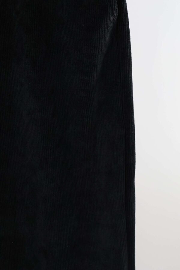 Monday-jogging-3269-Zwart-closeup-scaled