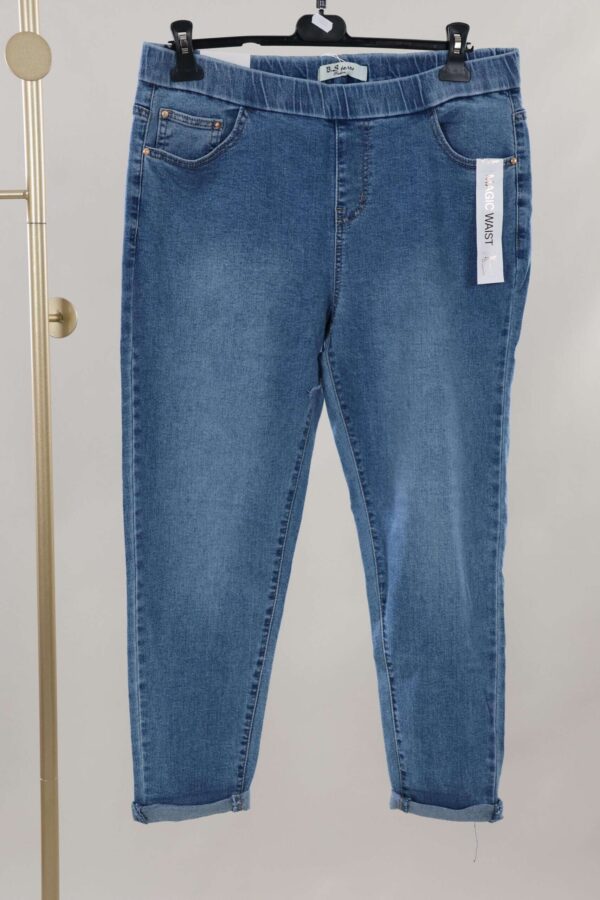 WhatsApp-Image-2025-01-14-at-20.46.04-scaled