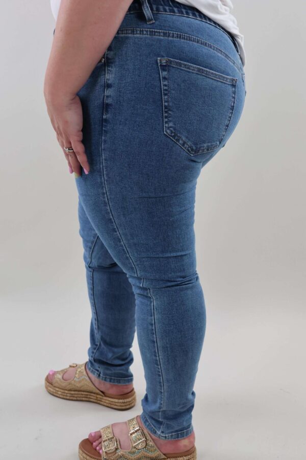 WhatsApp Image 2025-07-04 at 21.29.31 (1)