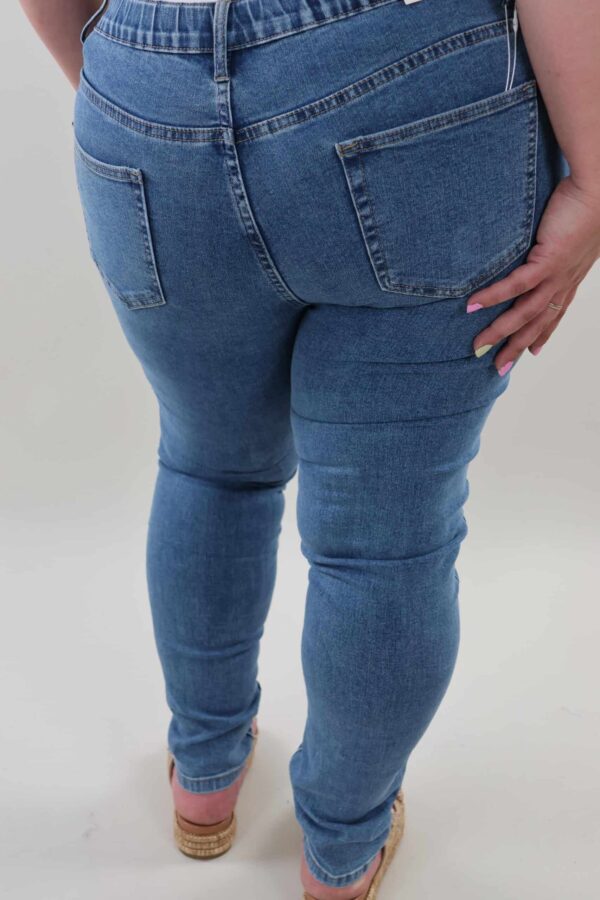 WhatsApp Image 2025-07-04 at 21.29.32 (1)