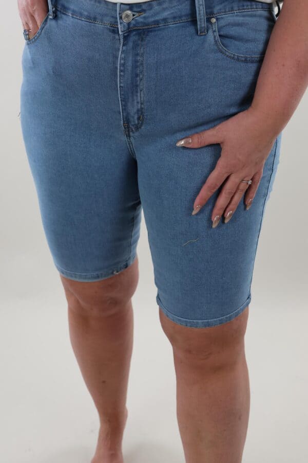 5446 Korte jeans