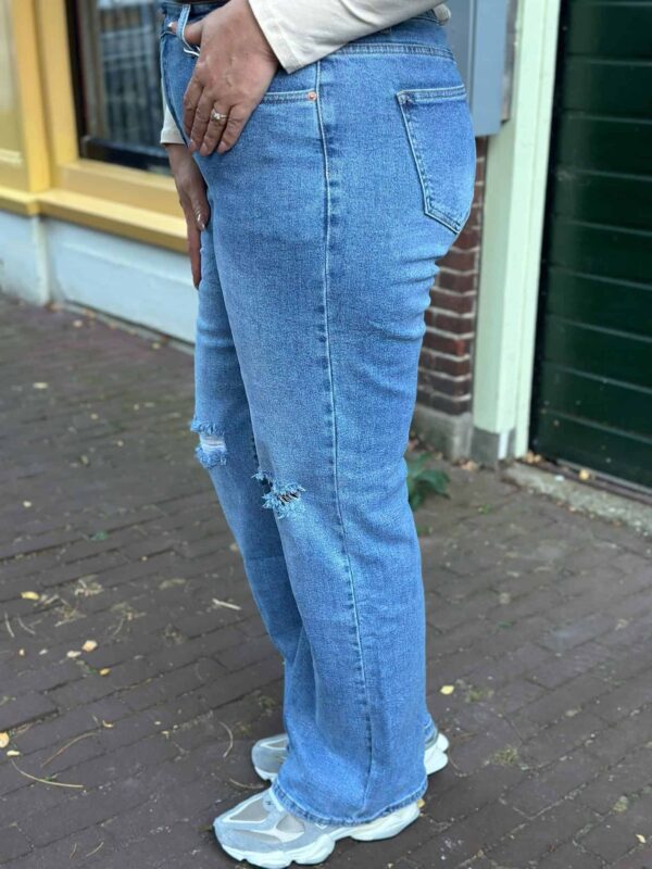 WhatsApp Image 2025-09-09 at 16.03.53 (2)