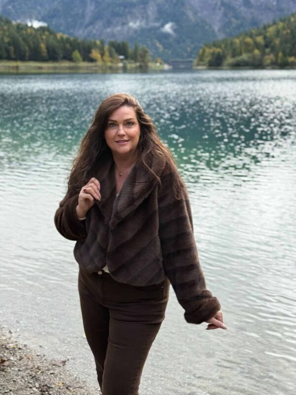 ab02f379-e9f8-4957-9552-4d03d793fd44