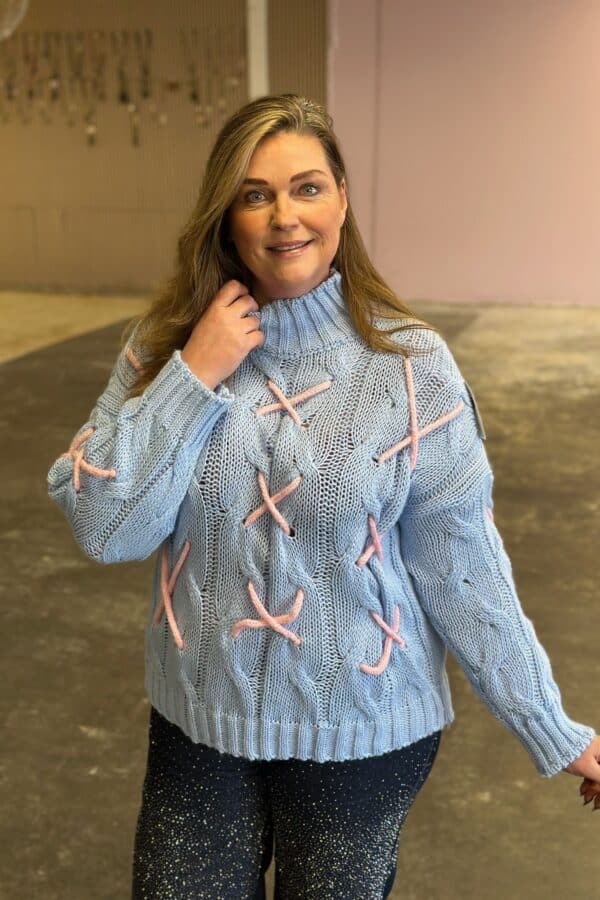 9453 Gebreide trui kruis