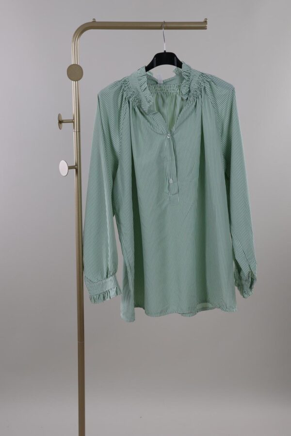 9598 Blouse Pretty Ruffle