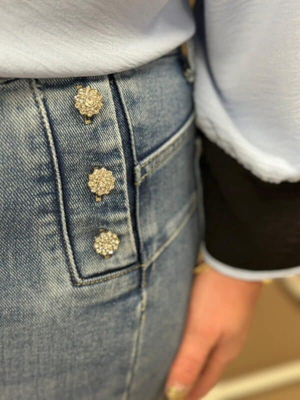 Jeans 091 flair closeup