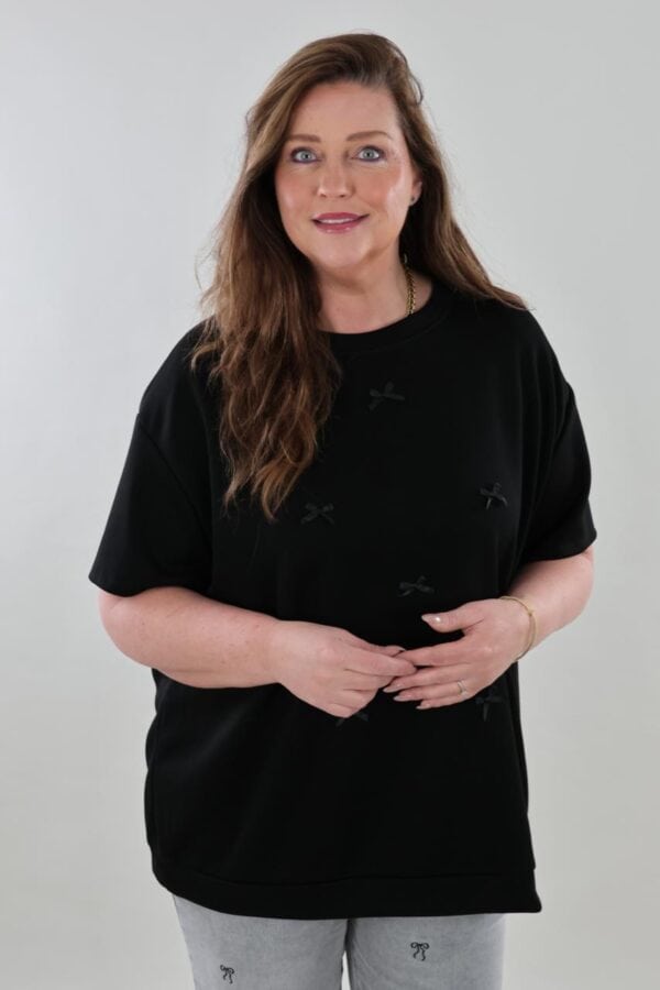 9764 Sweatshirt strikjes