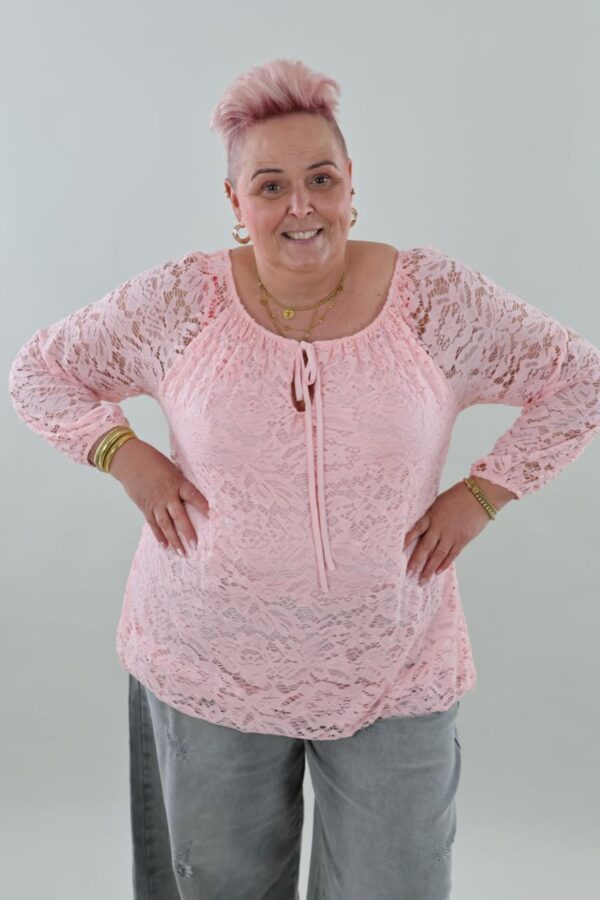 9831 Top Lace Romance