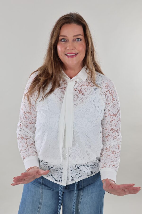 9784 Blouse Lace