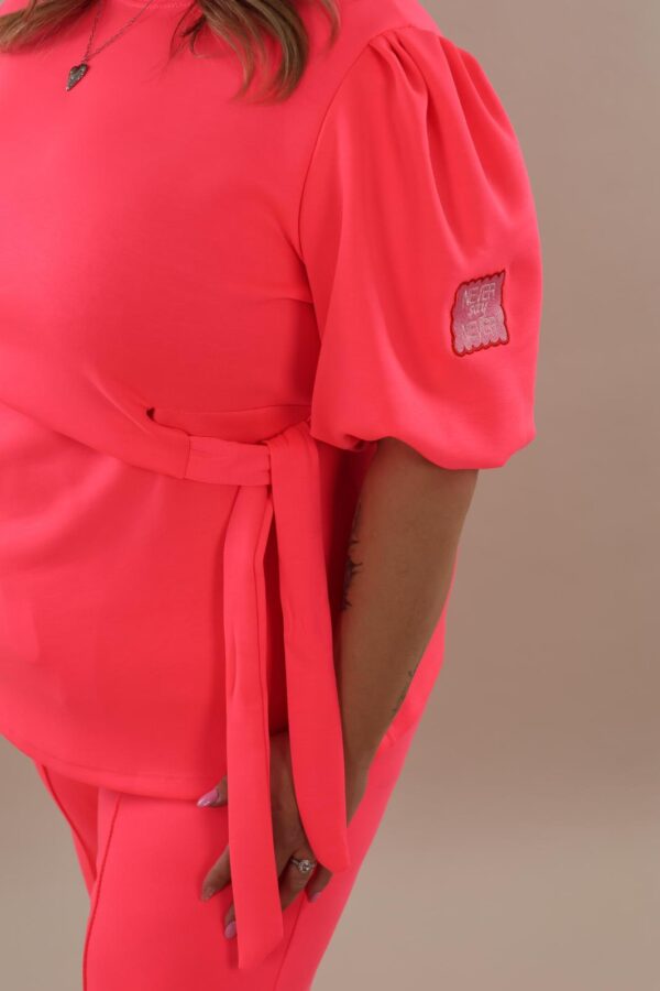 1011 neonroze Closeup