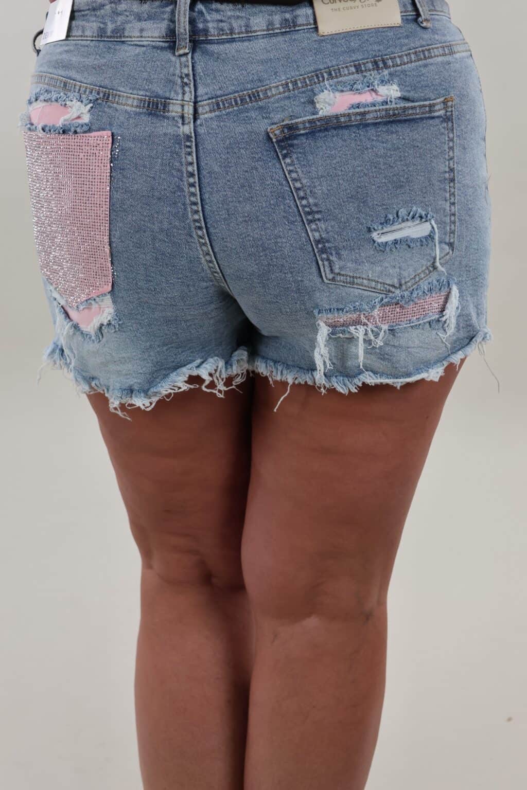 Weekdeal sale- Curved Angels Short 1971