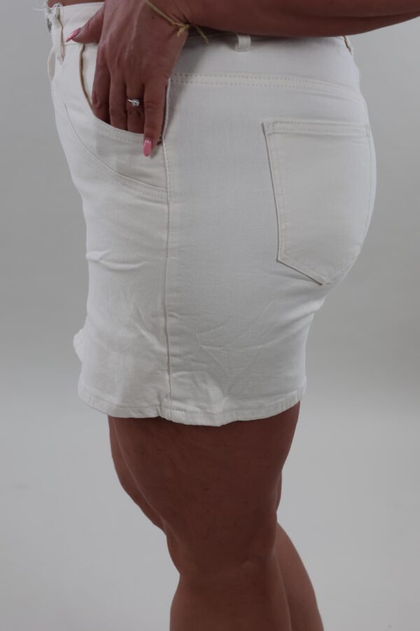 WhatsApp Image 2026-04-25 at 09.00.27 (2)