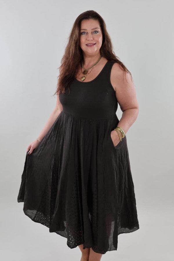1120 Dress Midi Broderie