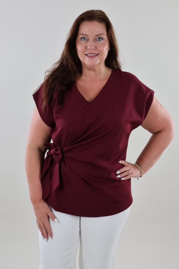 1640 Top Knot V-neck