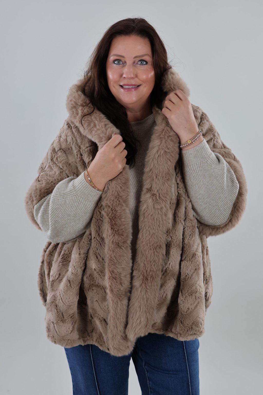 Poncho 20 Faux fur - Afbeelding 2