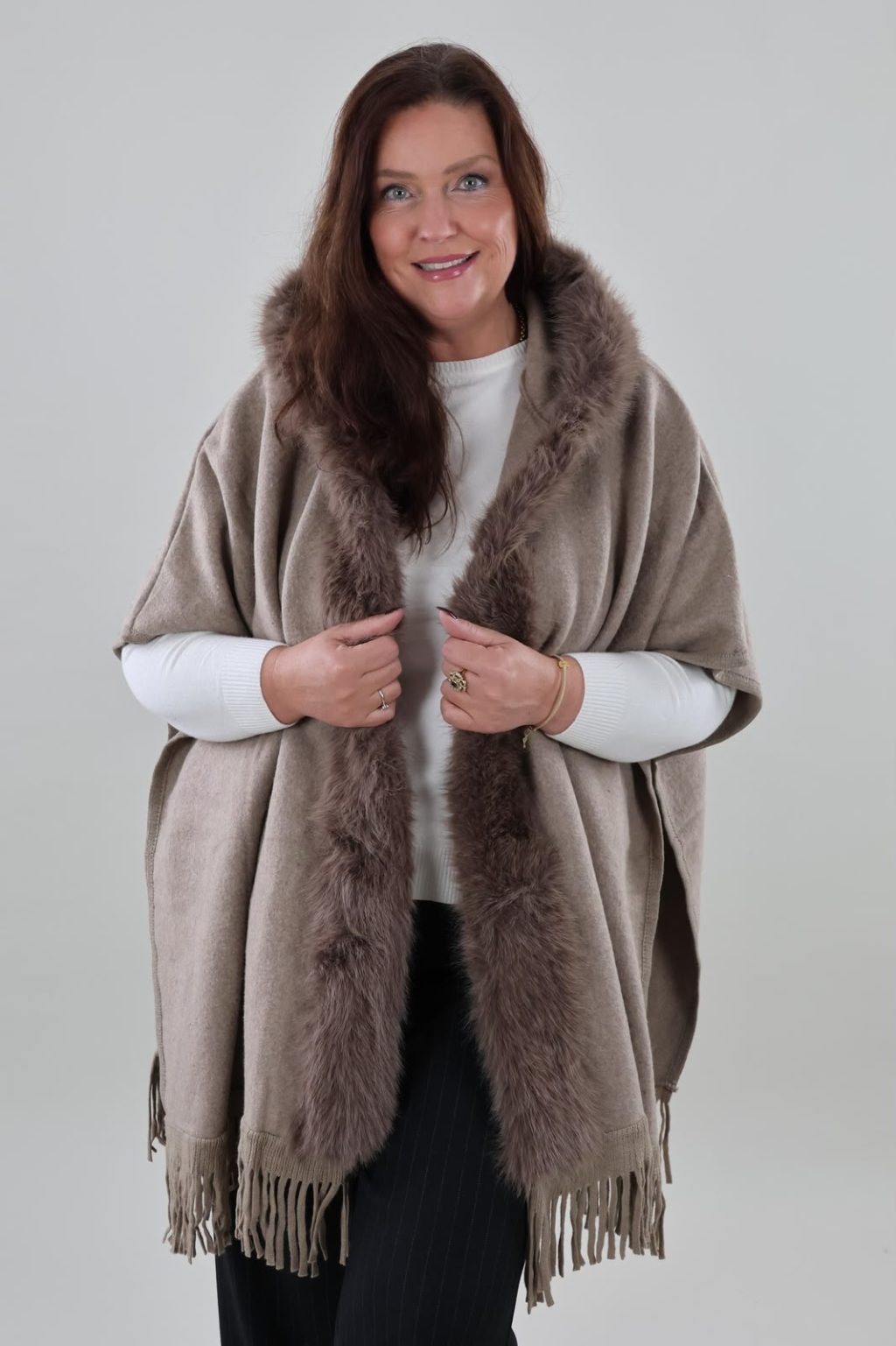1841 Poncho Faux fur