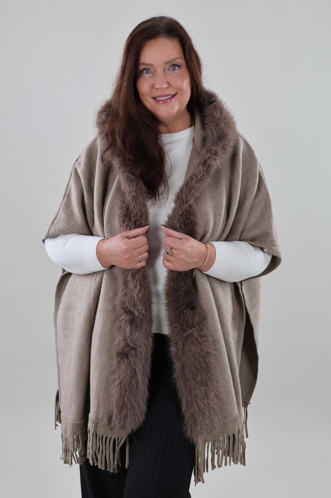 1841 Poncho Faux fur