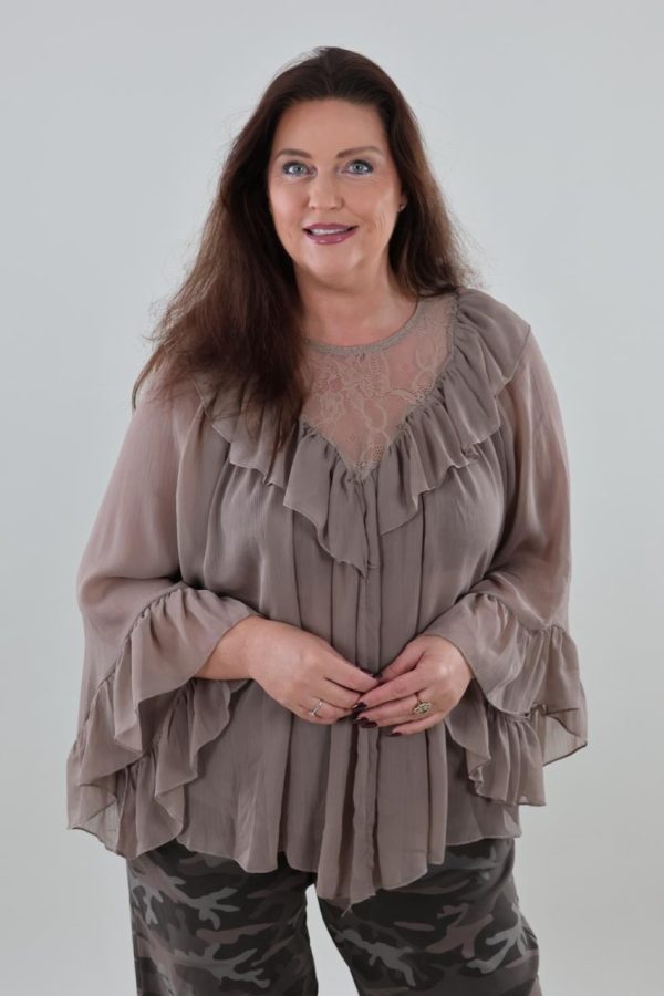 1861 Blouse Ruffles V-neck