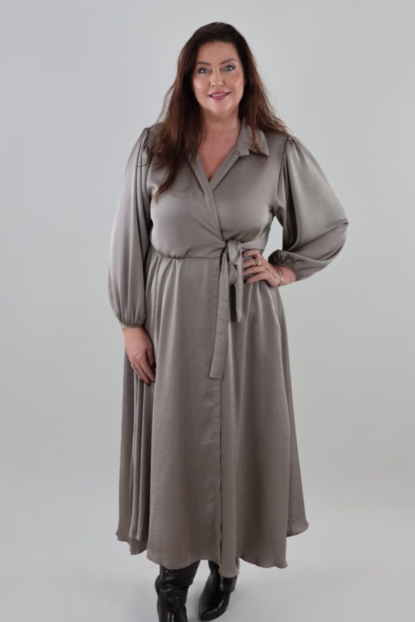 1889 Dress Maxi Wrap Satin look
