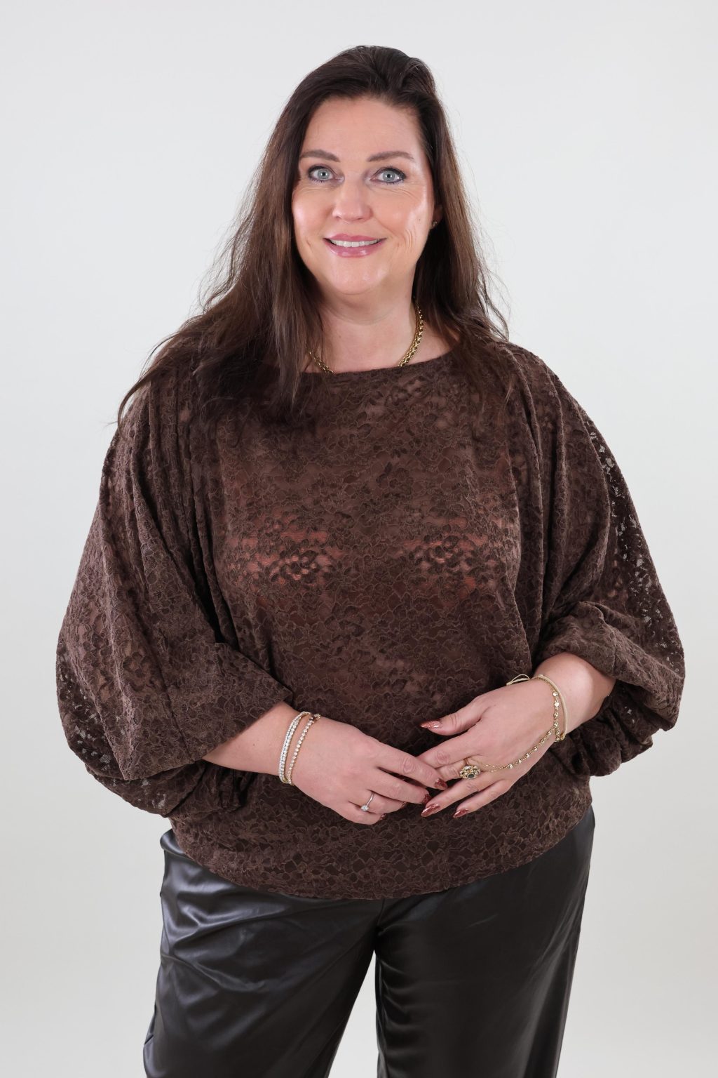 1977 Top Lace Draped sleeves